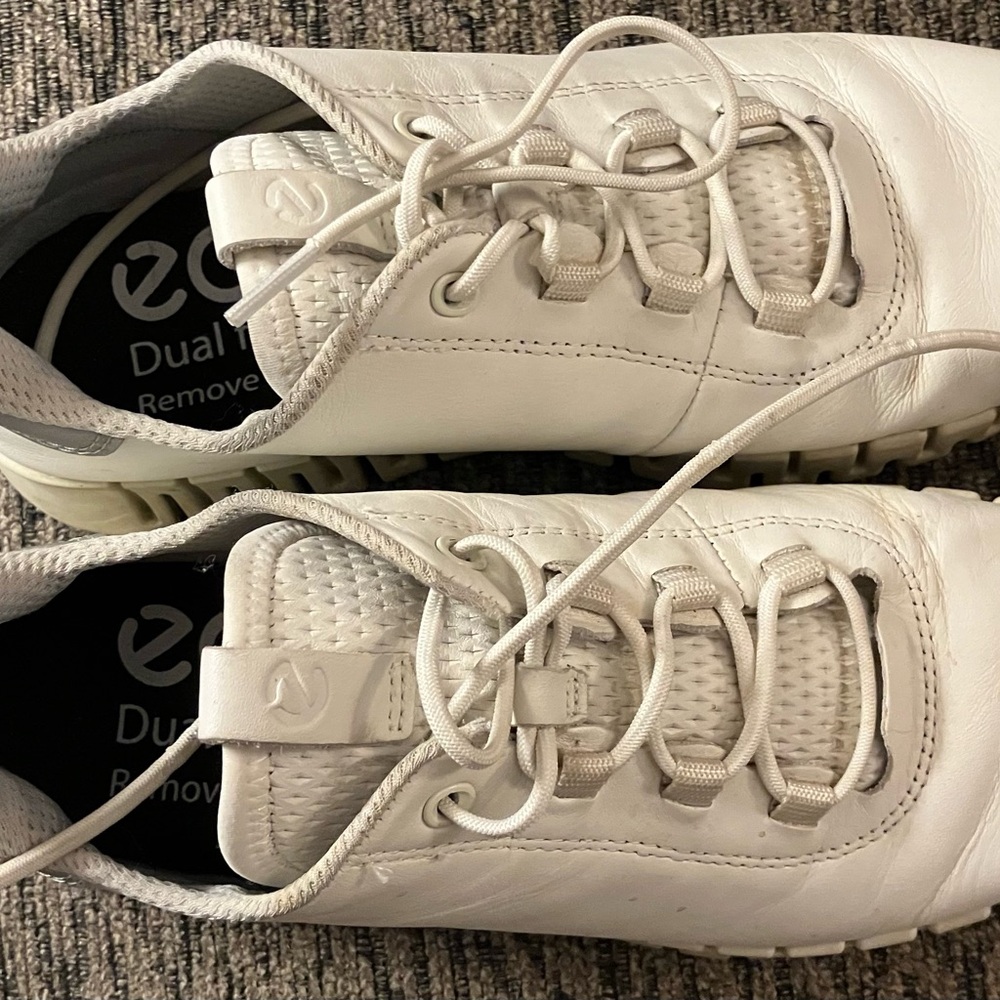Ecco Gruuv Women's Leather Sneakers White/Light Grey Size 9/9.5 EU 40 Used